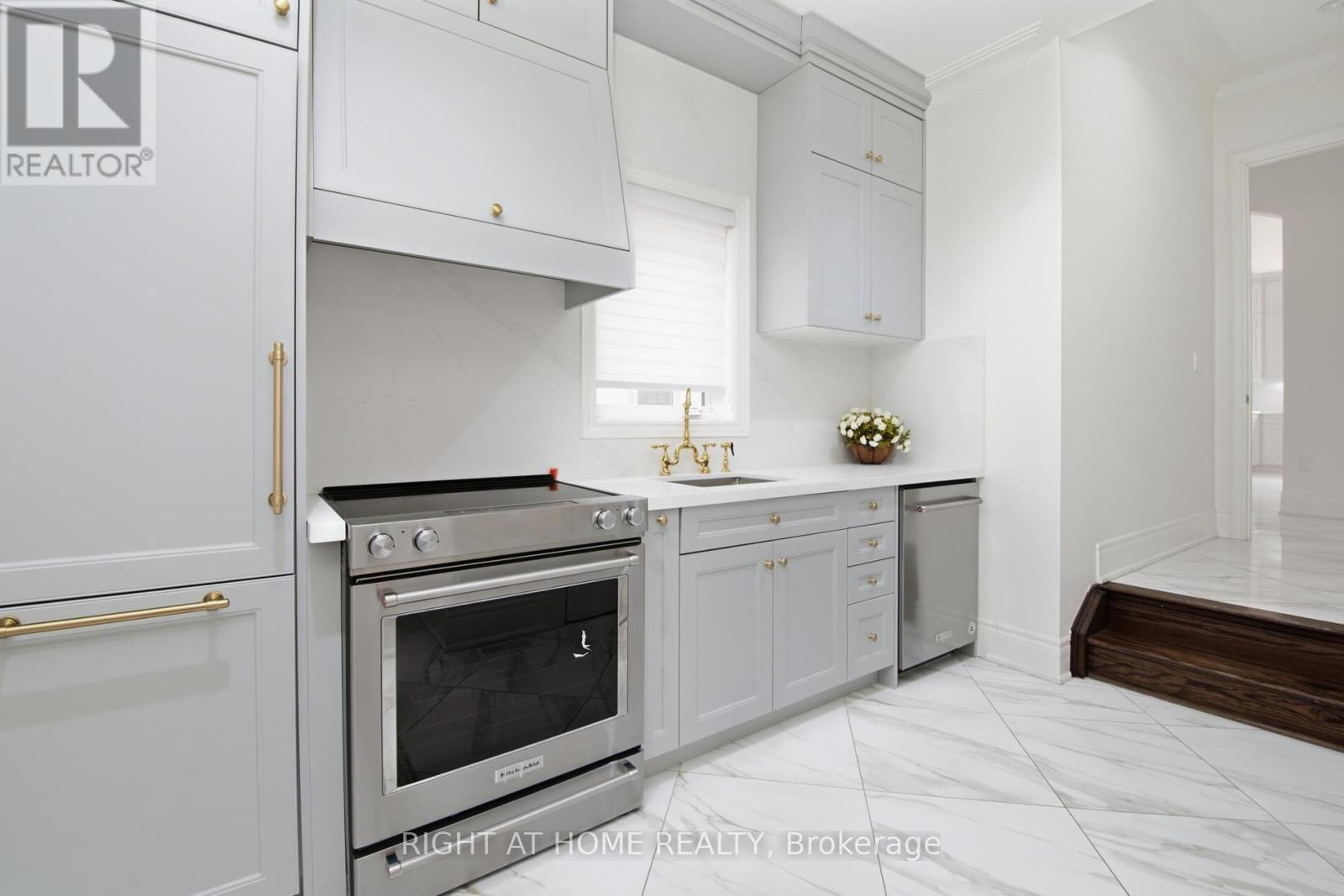 55 BURLWOOD ROAD - 16