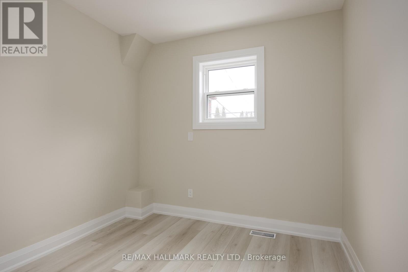 196 LIVINGSTONE AVENUE - 16