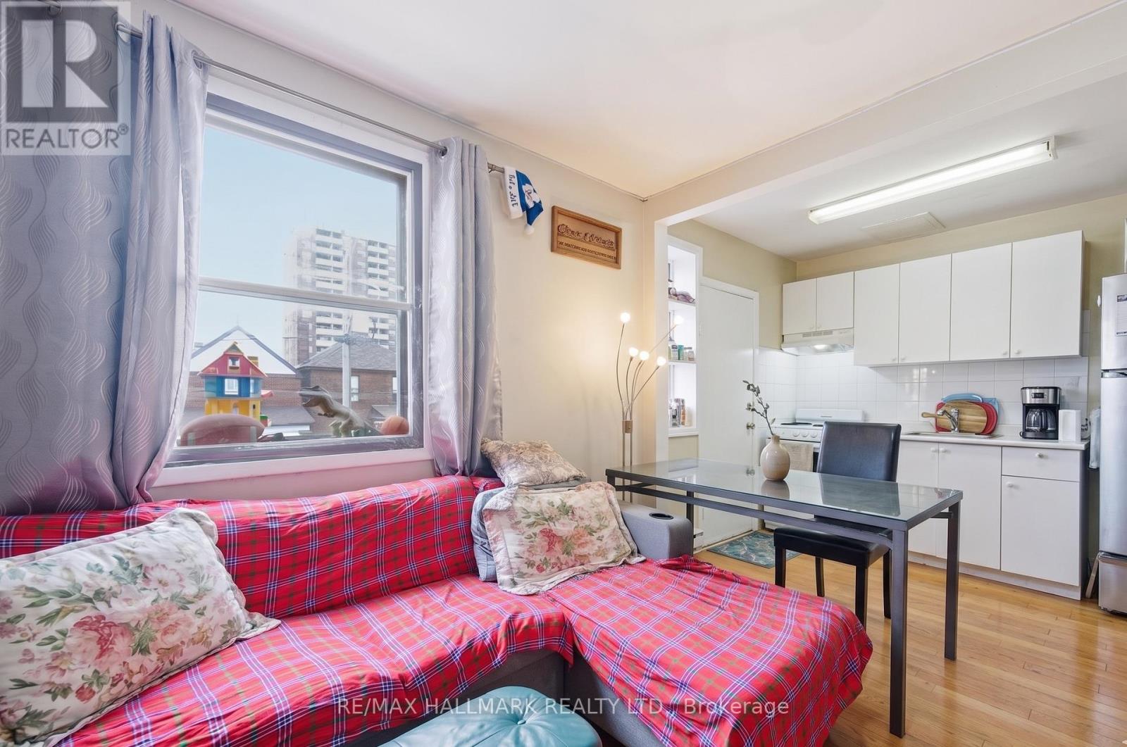 196 LIVINGSTONE AVENUE - 21