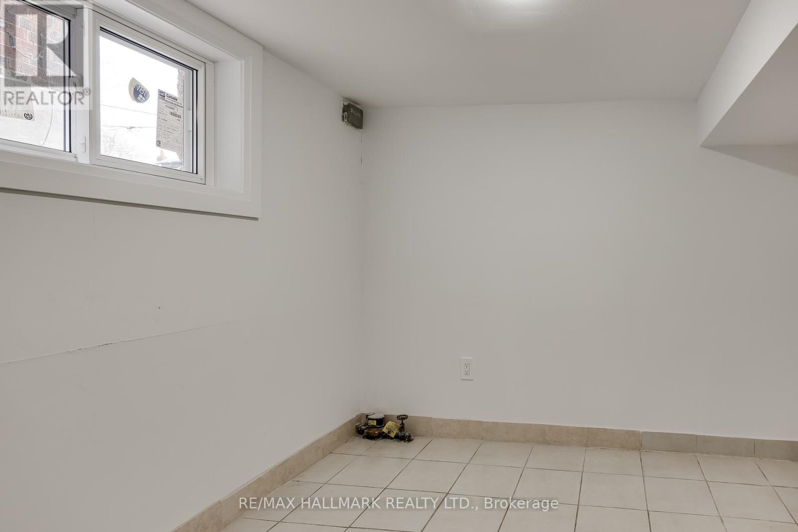 196 LIVINGSTONE AVENUE - 37