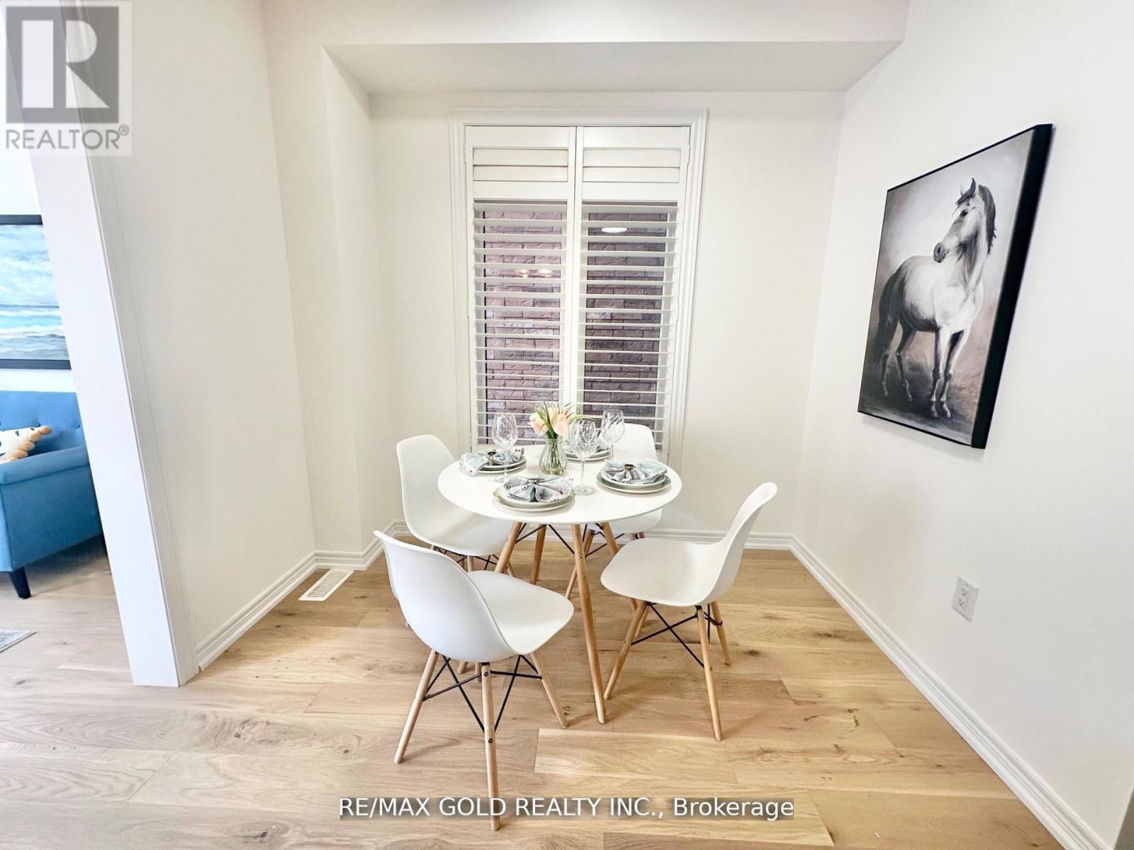 111 HUGUENOT ROAD - 27