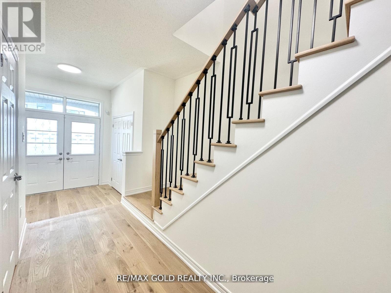 111 HUGUENOT ROAD - 4
