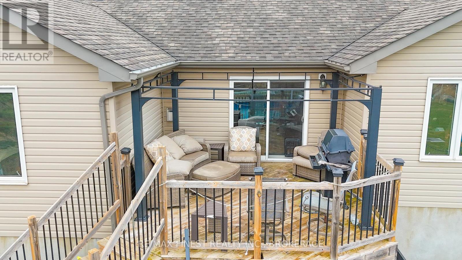 23 CREIGHTON DRIVE - 11