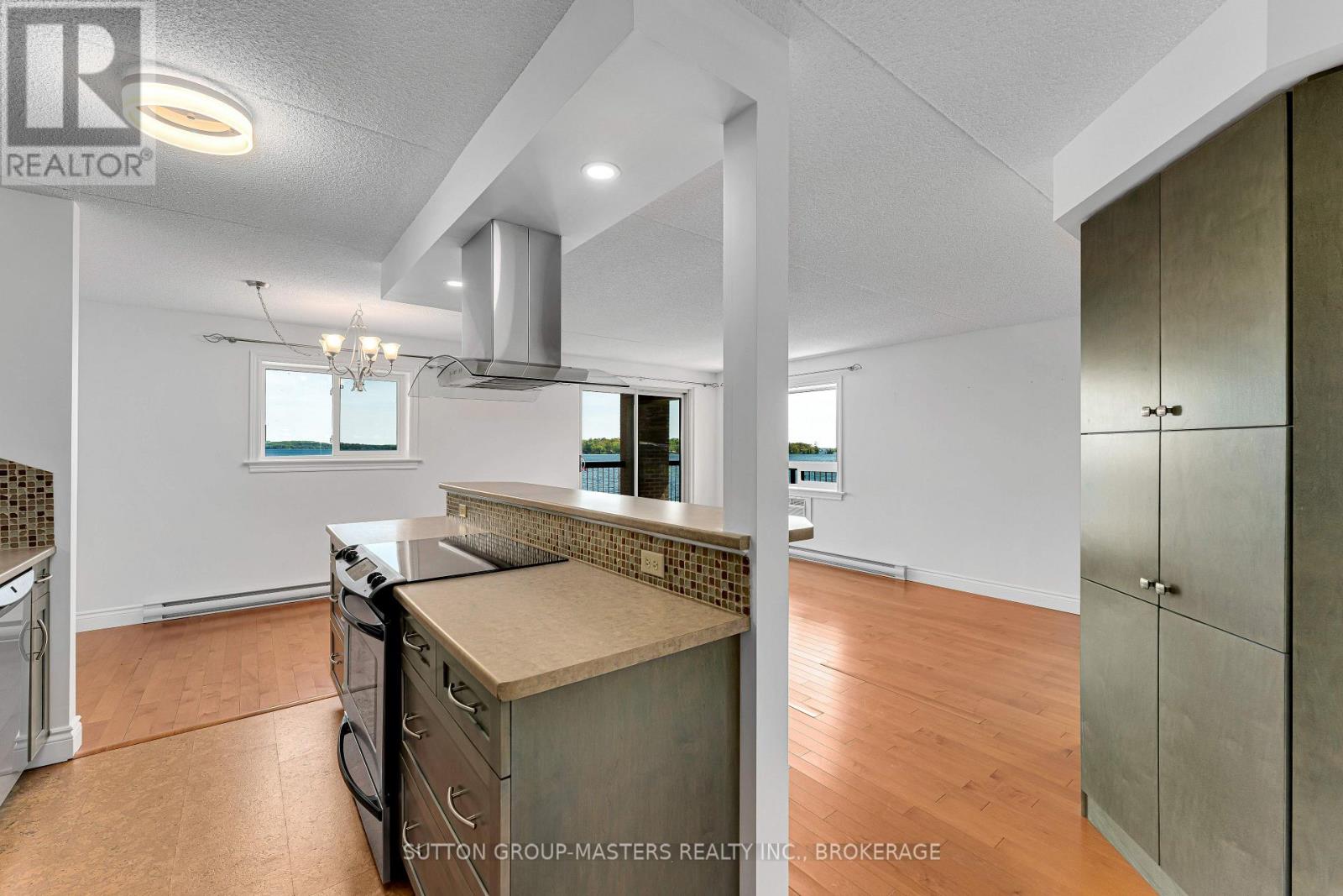 #302 610 WILLIAM STREET SOUTH - 17
