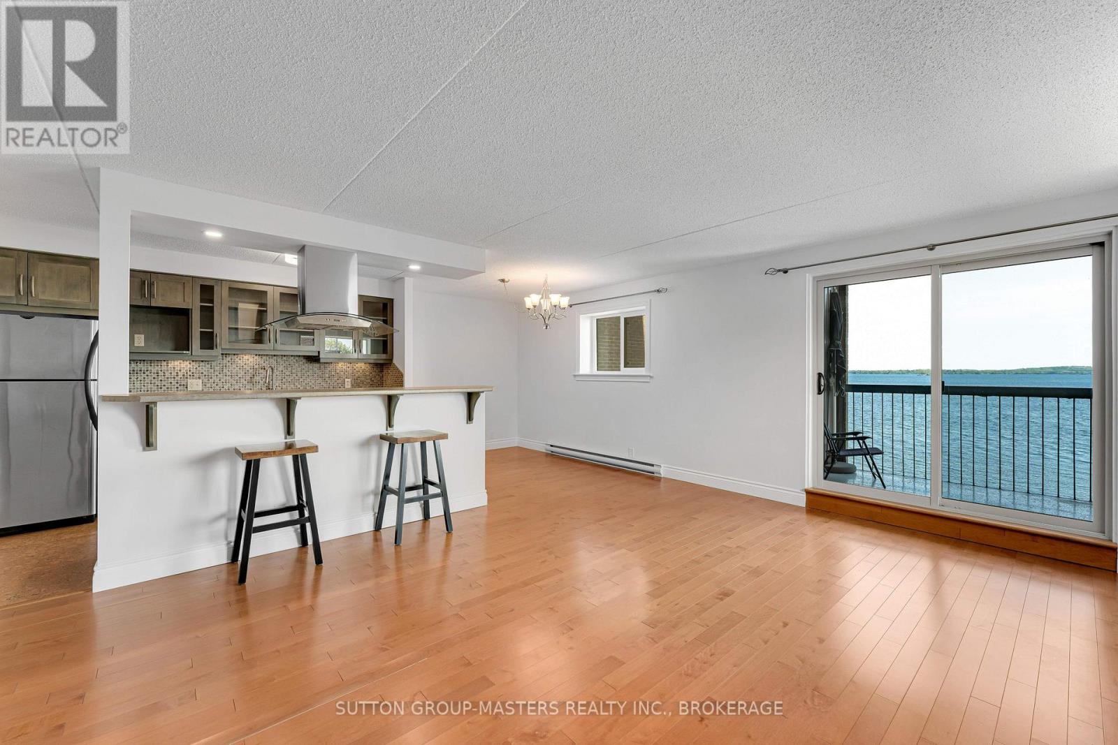 #302 610 WILLIAM STREET SOUTH - 21