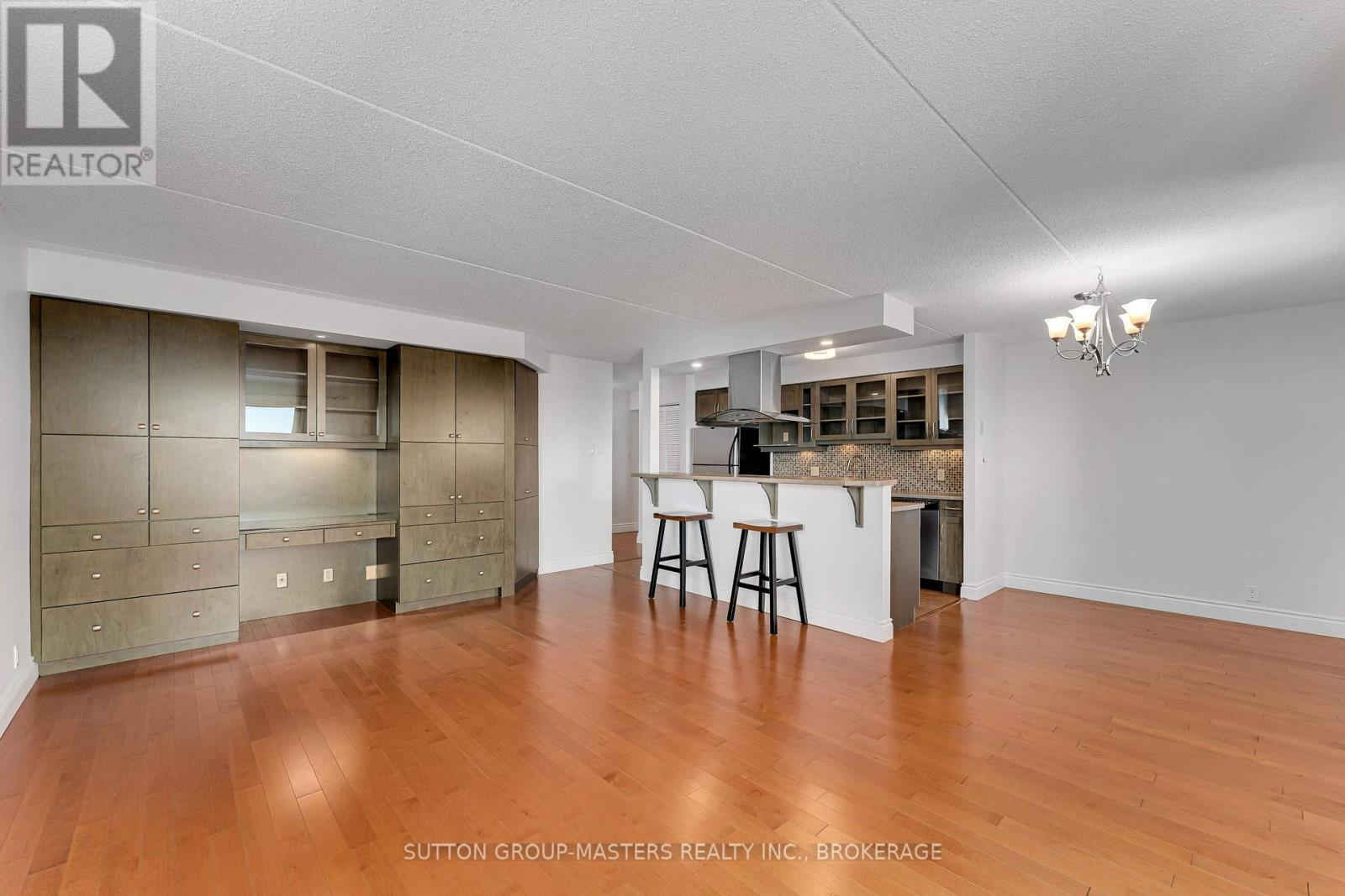 #302 610 WILLIAM STREET SOUTH - 22