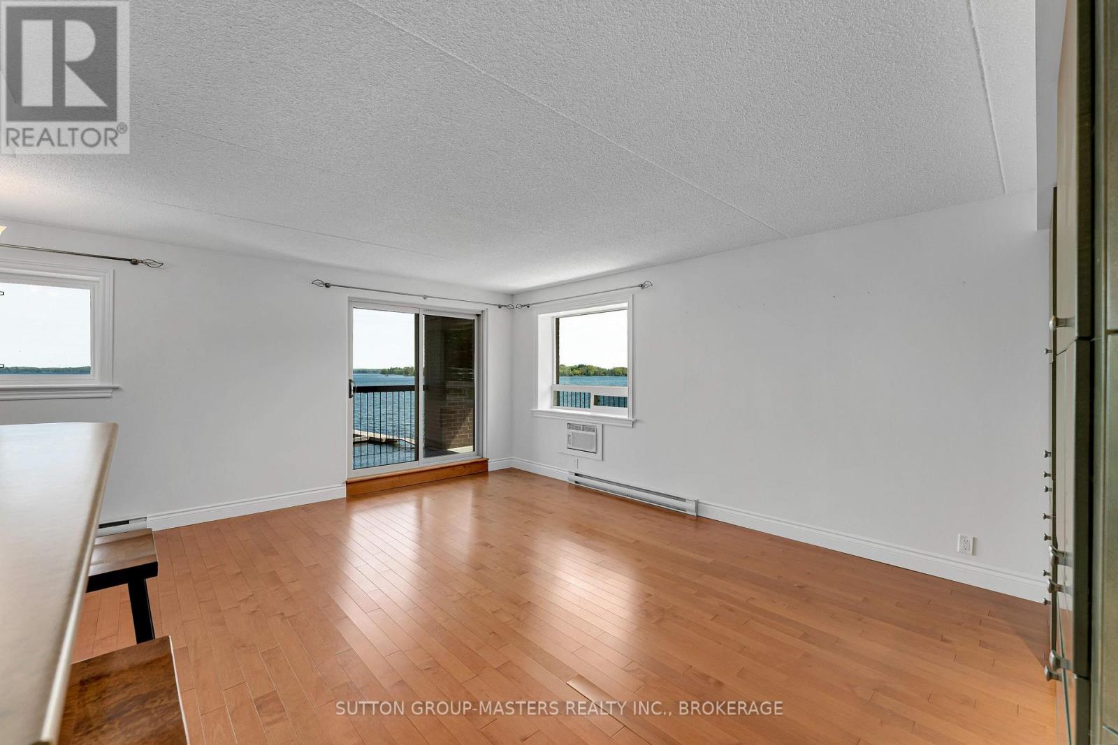 #302 610 WILLIAM STREET SOUTH - 24