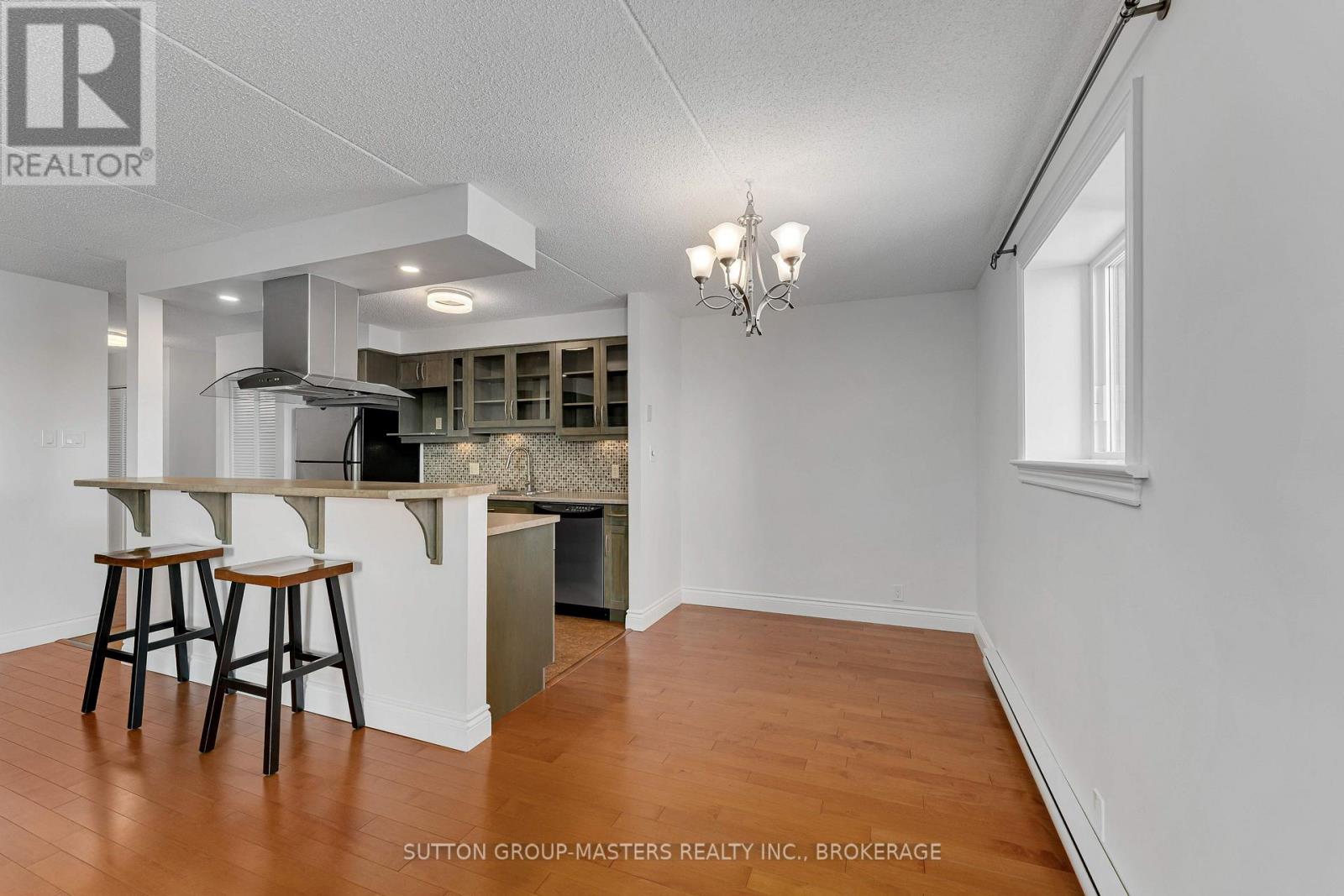 #302 610 WILLIAM STREET SOUTH - 26