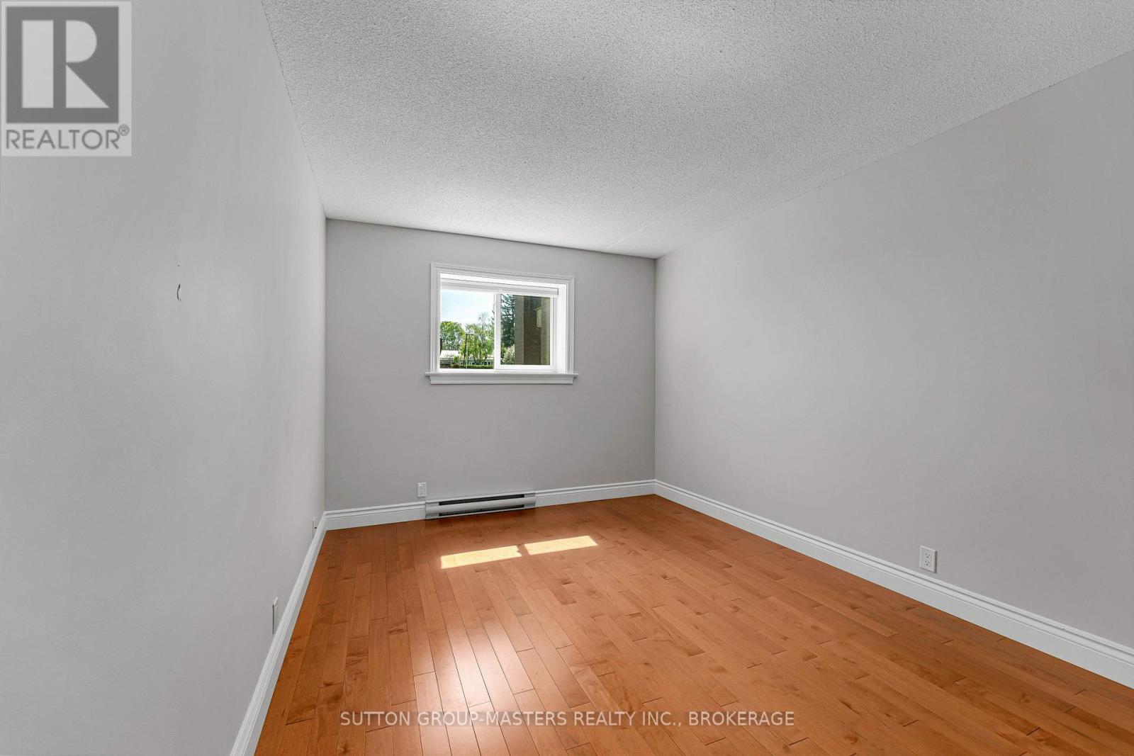 #302 610 WILLIAM STREET SOUTH - 28