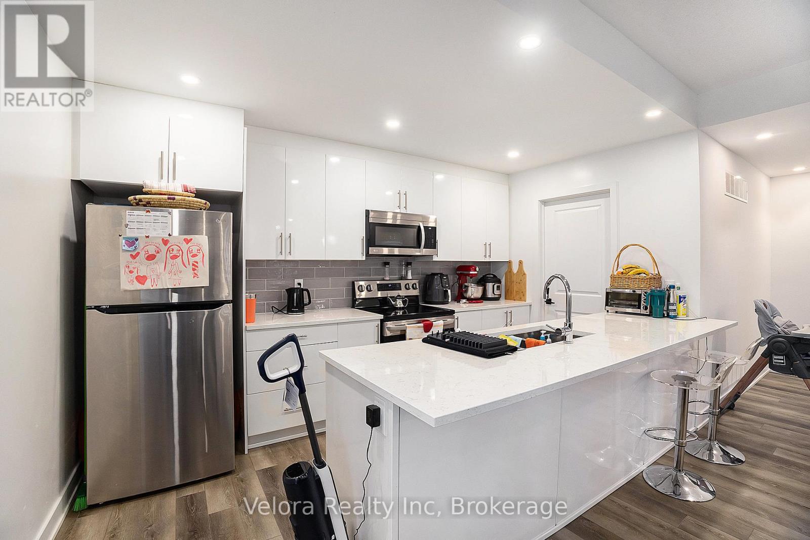 2 Bed, 2 Bath House for Rent in Ottawa – E – 390 ROLLING MEADOW CRESCENT, Ottawa – MLS# X13154564 - Image 3