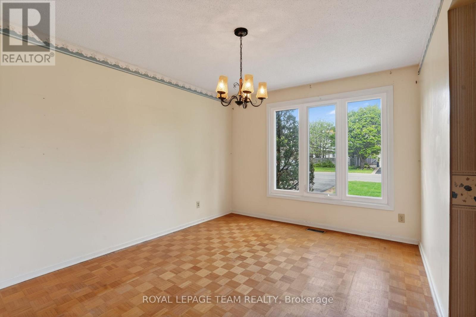 16 PARKGLEN DRIVE - 7