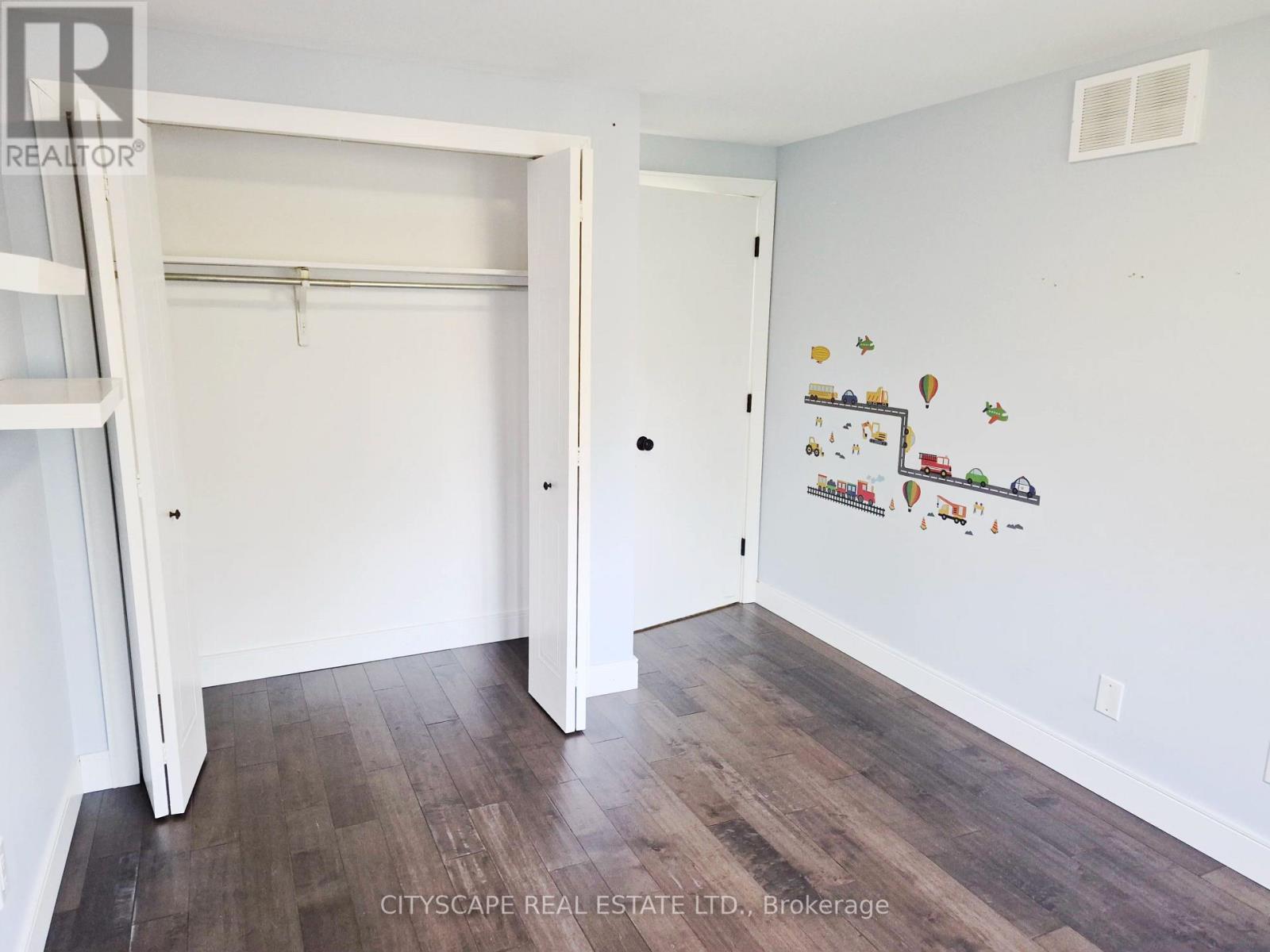 11 ASHELY COURT - 21