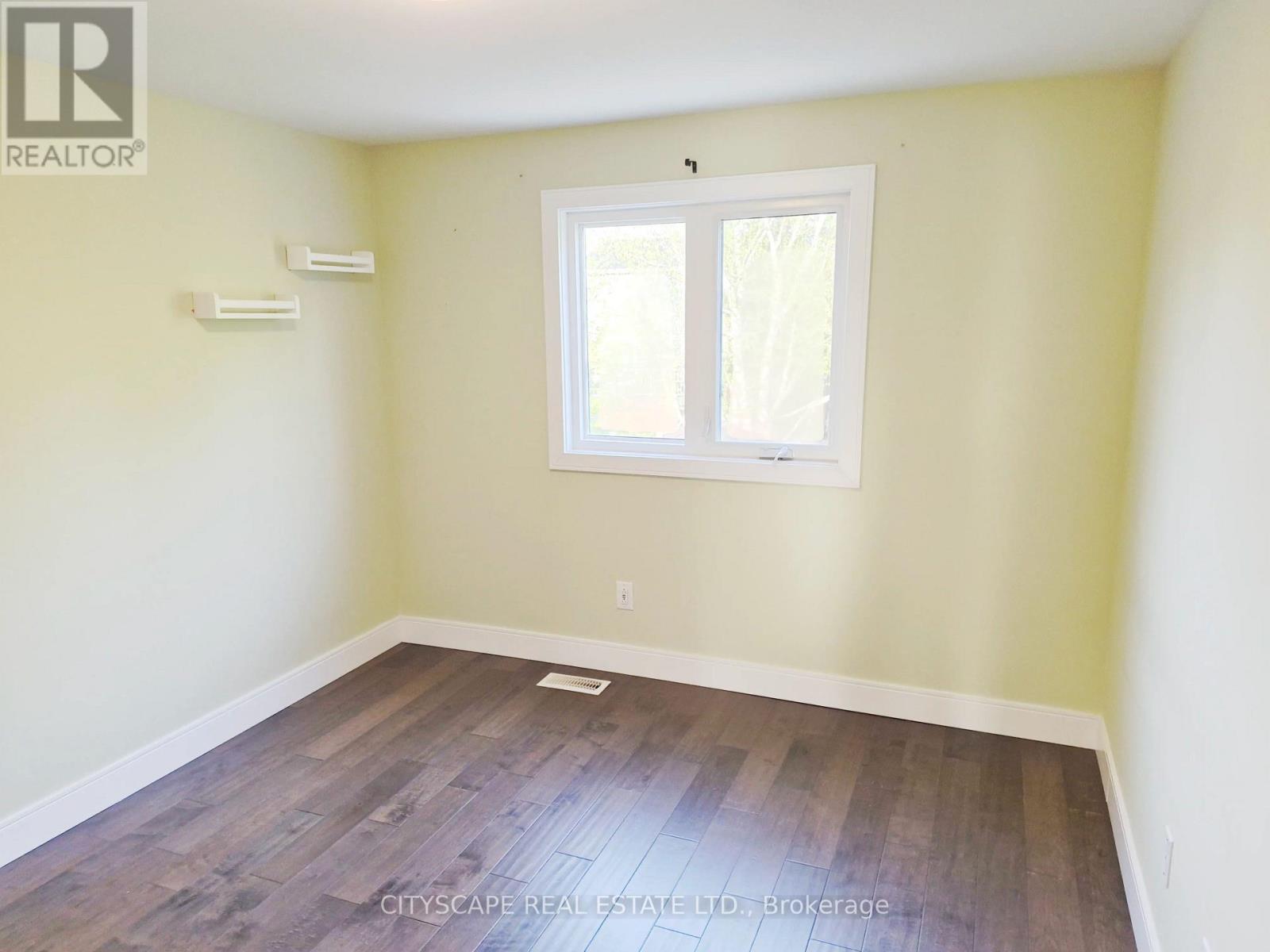 11 ASHELY COURT - 22