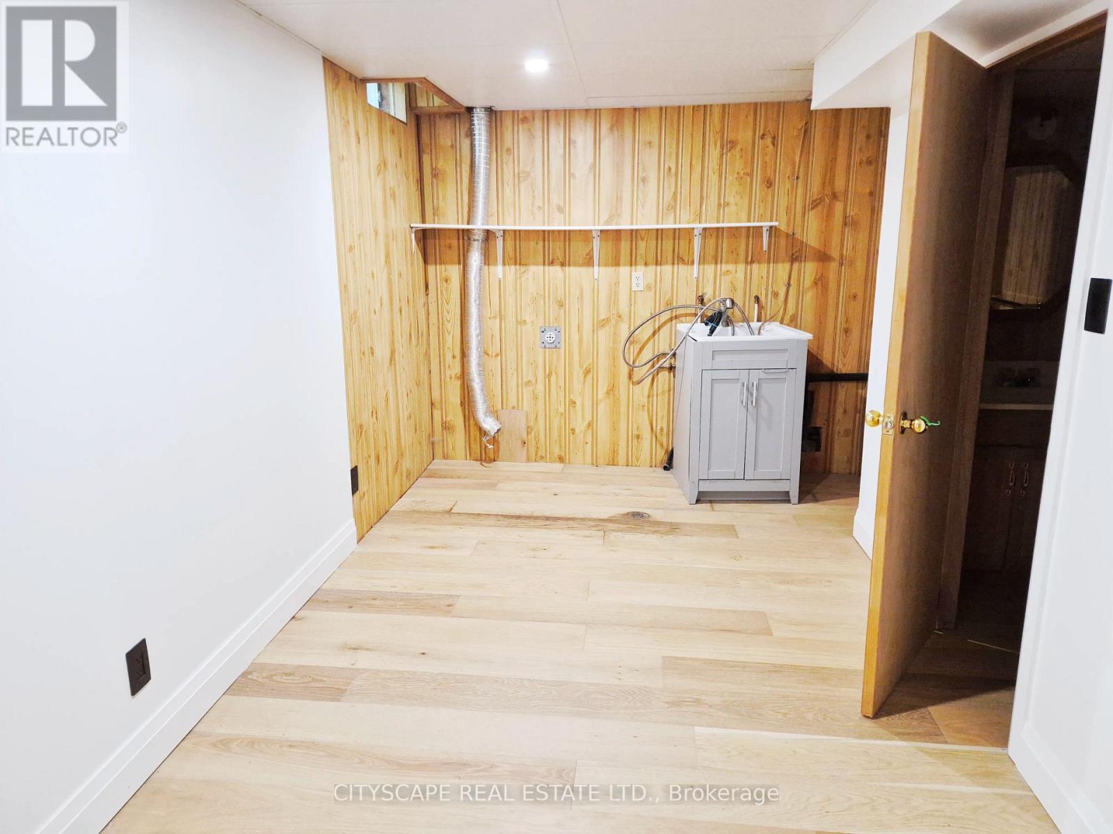 11 ASHELY COURT - 28
