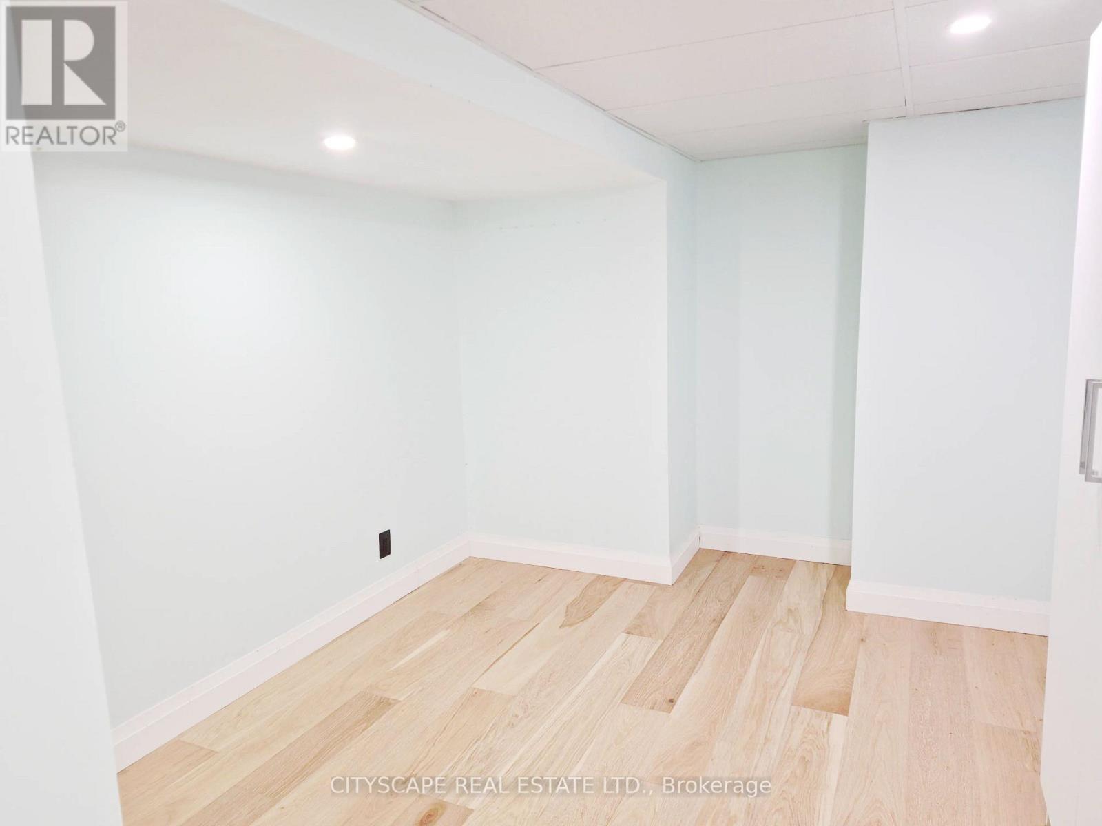 11 ASHELY COURT - 30