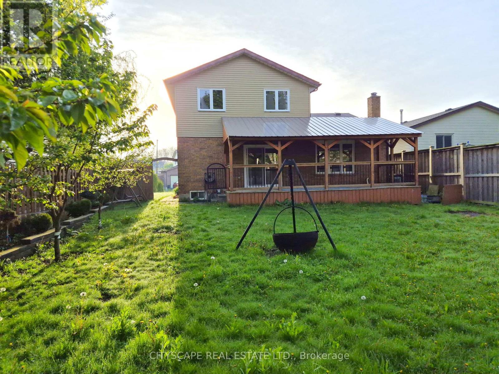 11 ASHELY COURT - 34