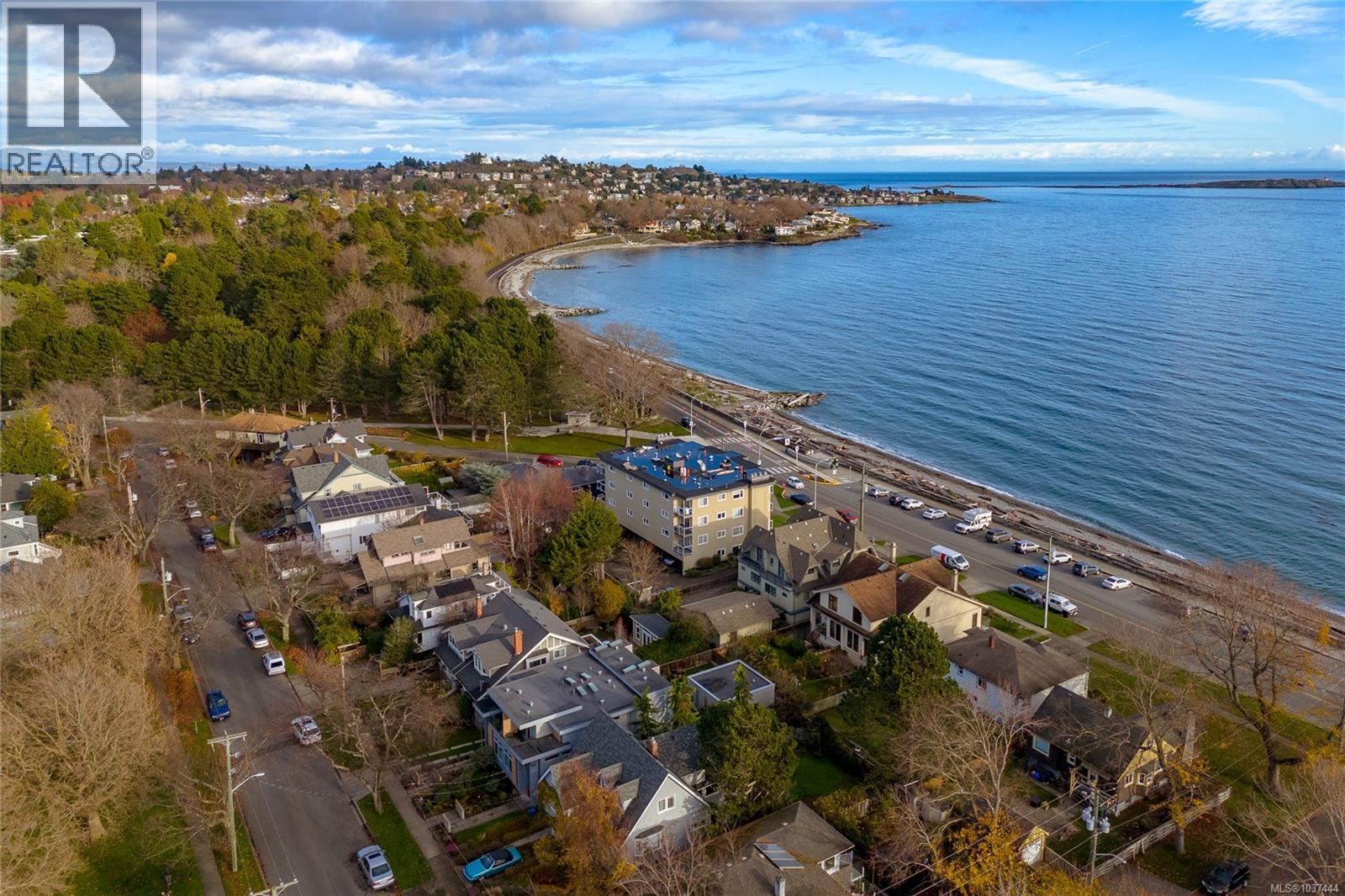 101 1540 Dallas Road, Victoria