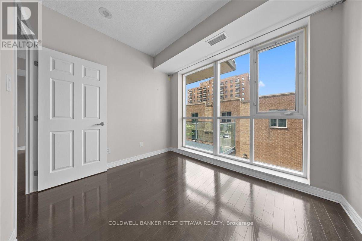 #305 134 YORK STREET - 14