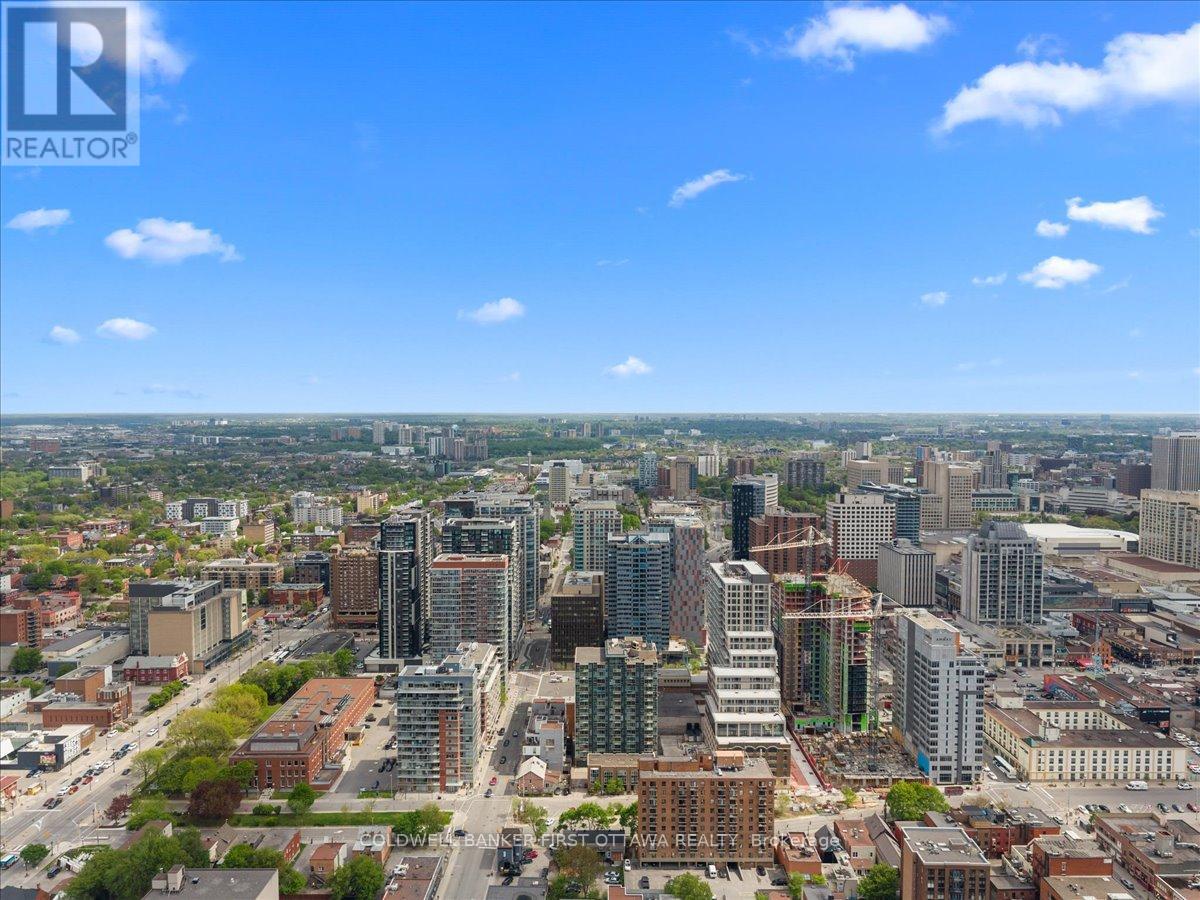 #305 134 YORK STREET - 39