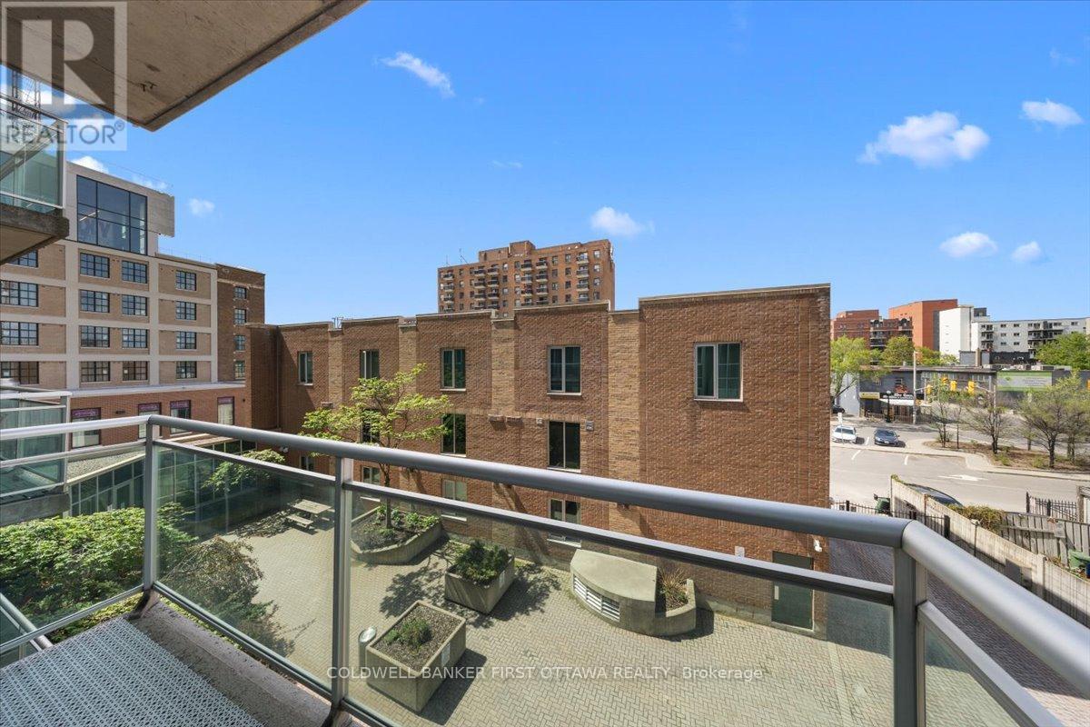 #305 134 YORK STREET - 17