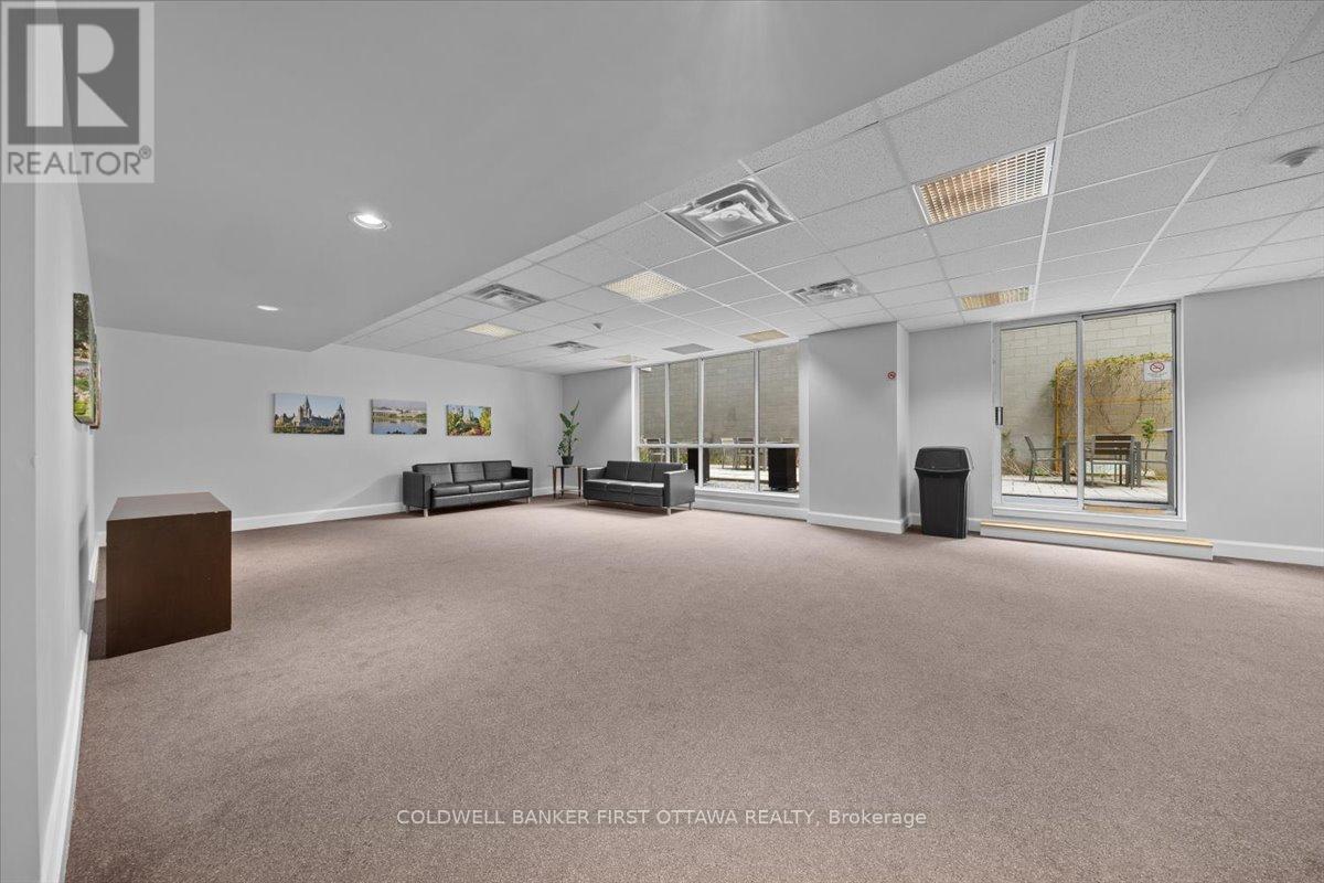 #305 134 YORK STREET - 21