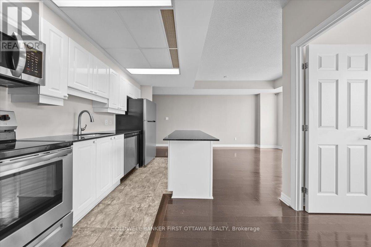 #305 134 YORK STREET - 11