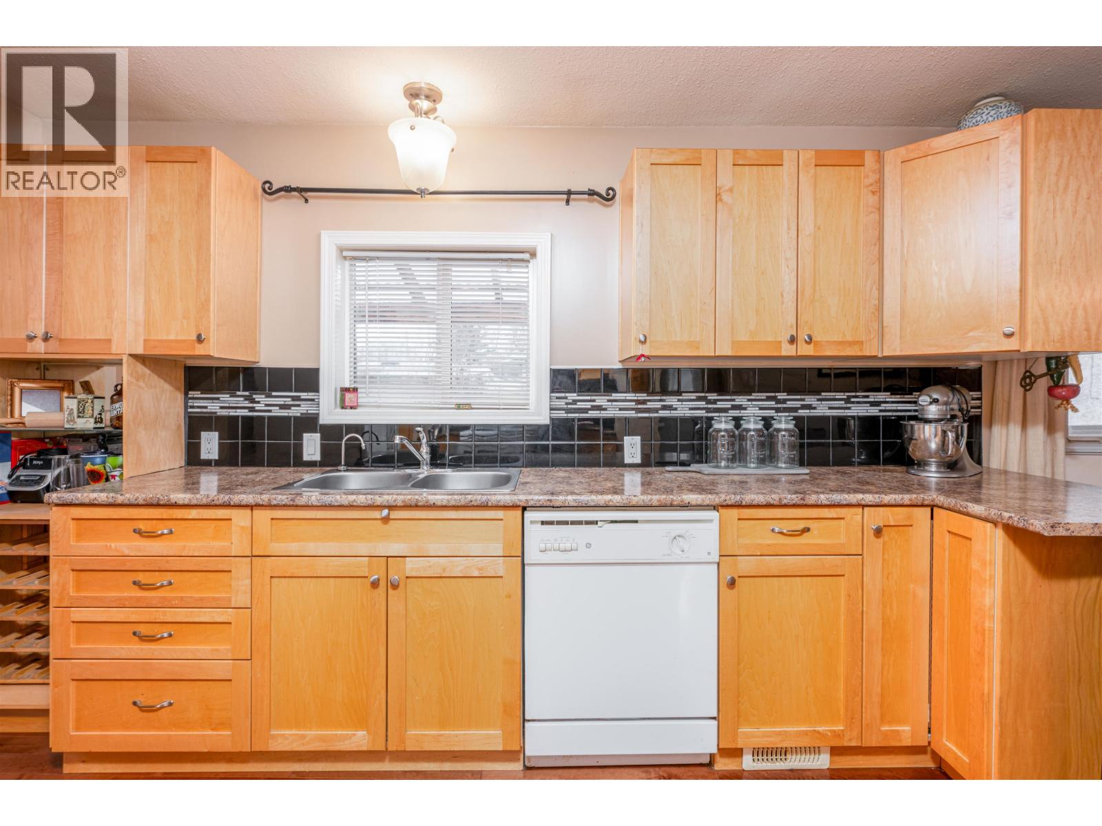 1728 MAPLE STREET - 8