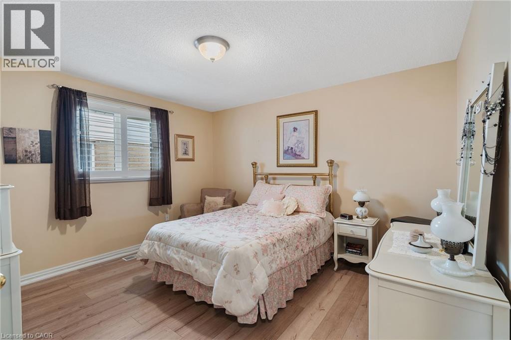 51 REDTAIL Crescent - 22