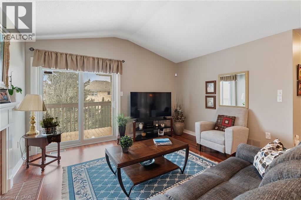 51 REDTAIL Crescent - 19