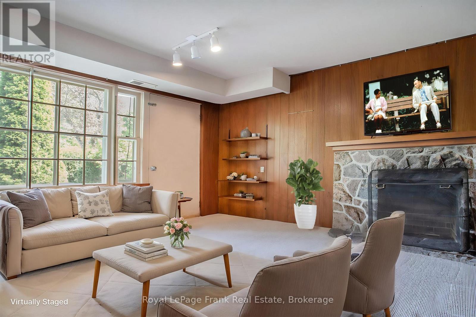 338 LYNDEVIEW DRIVE - 18