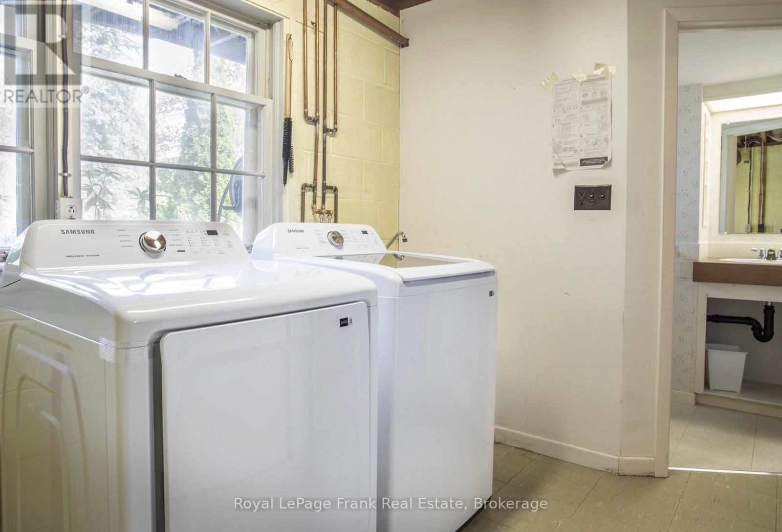 338 LYNDEVIEW DRIVE - 20