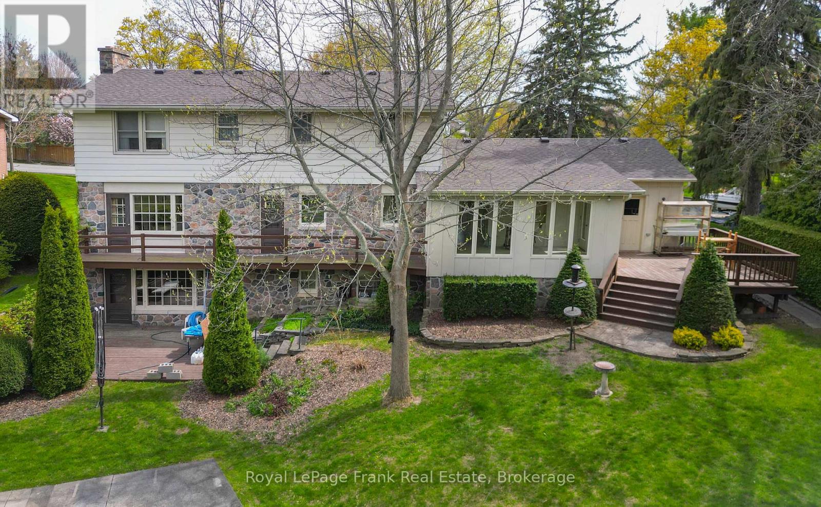 338 LYNDEVIEW DRIVE - 24