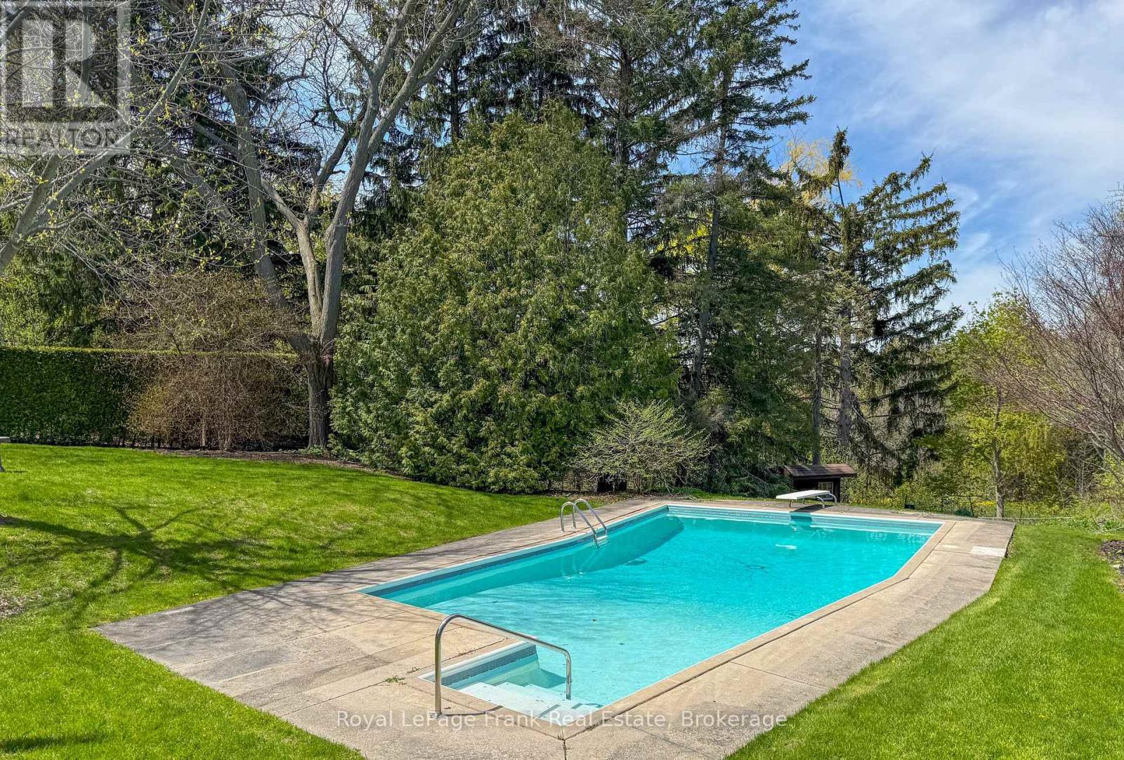 338 LYNDEVIEW DRIVE - 33
