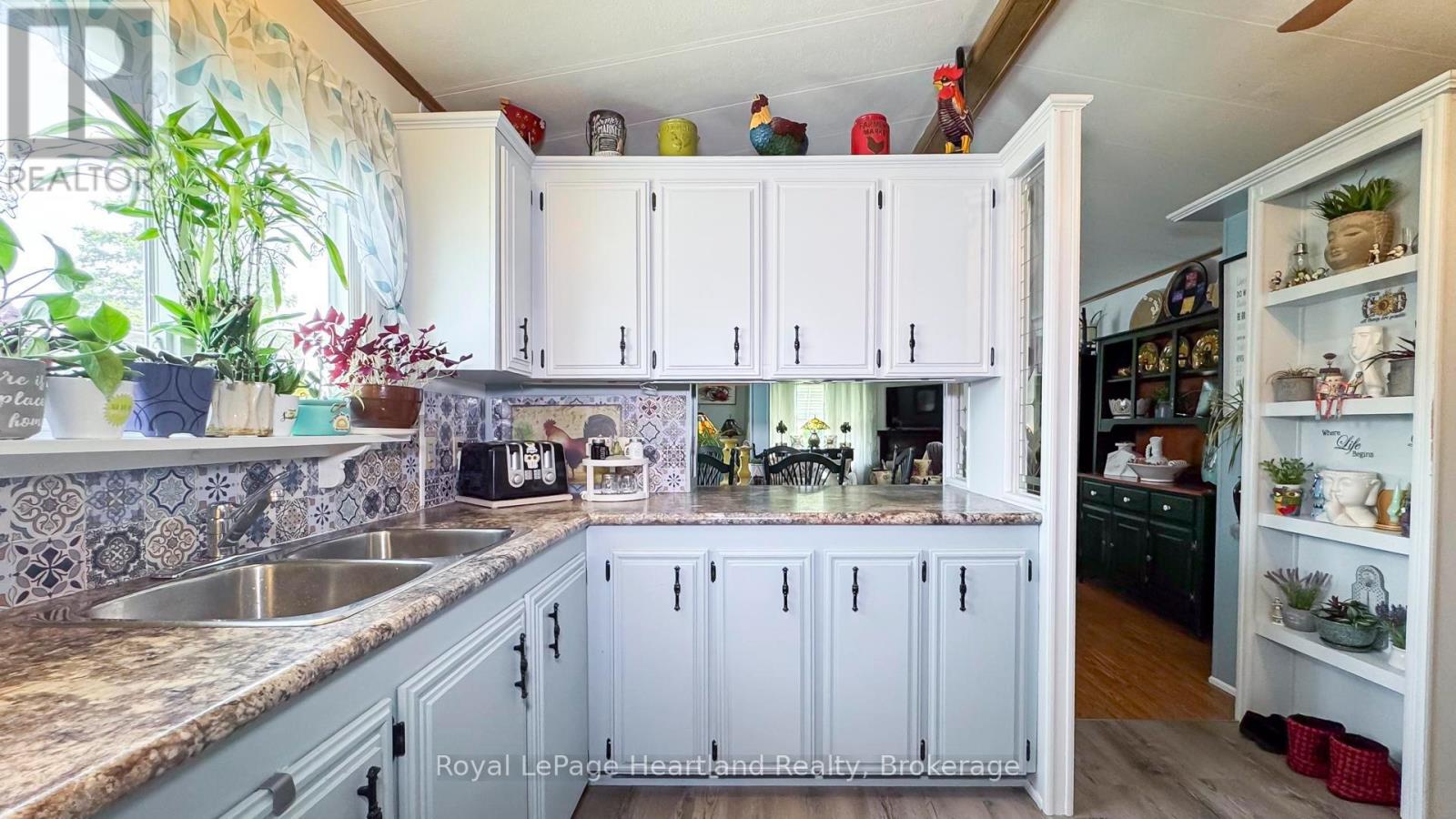 45 REDFORD DRIVE - 5