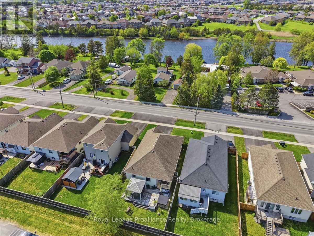 340 CANNIFTON ROAD N - 35