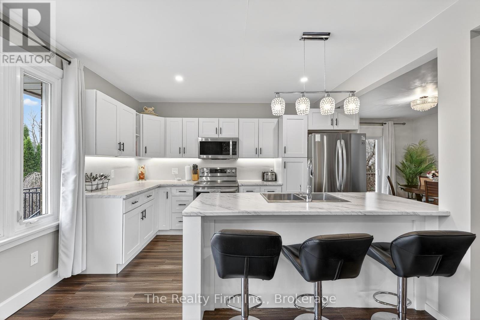 105 KING STREET E - 11