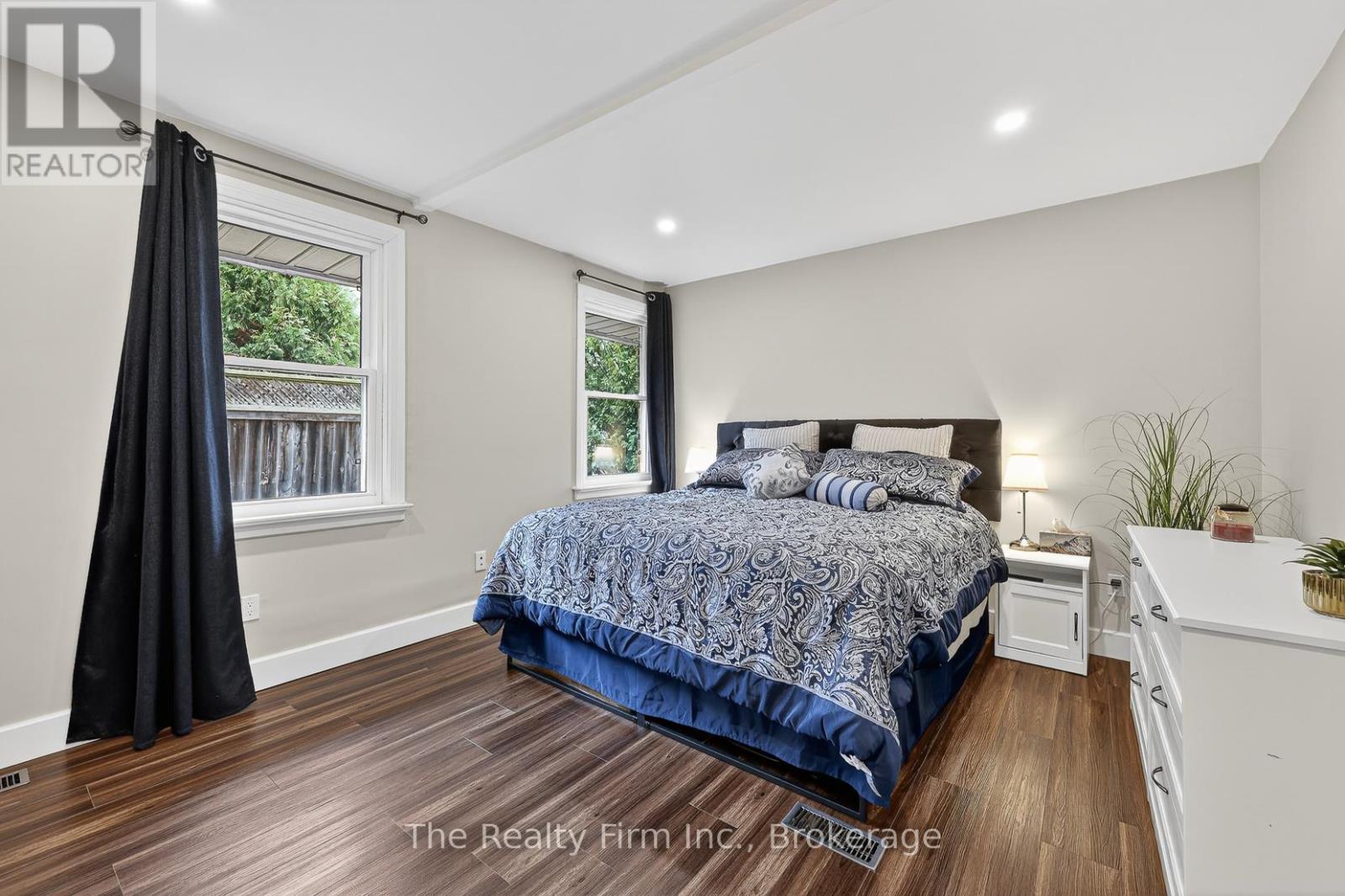 105 KING STREET E - 17