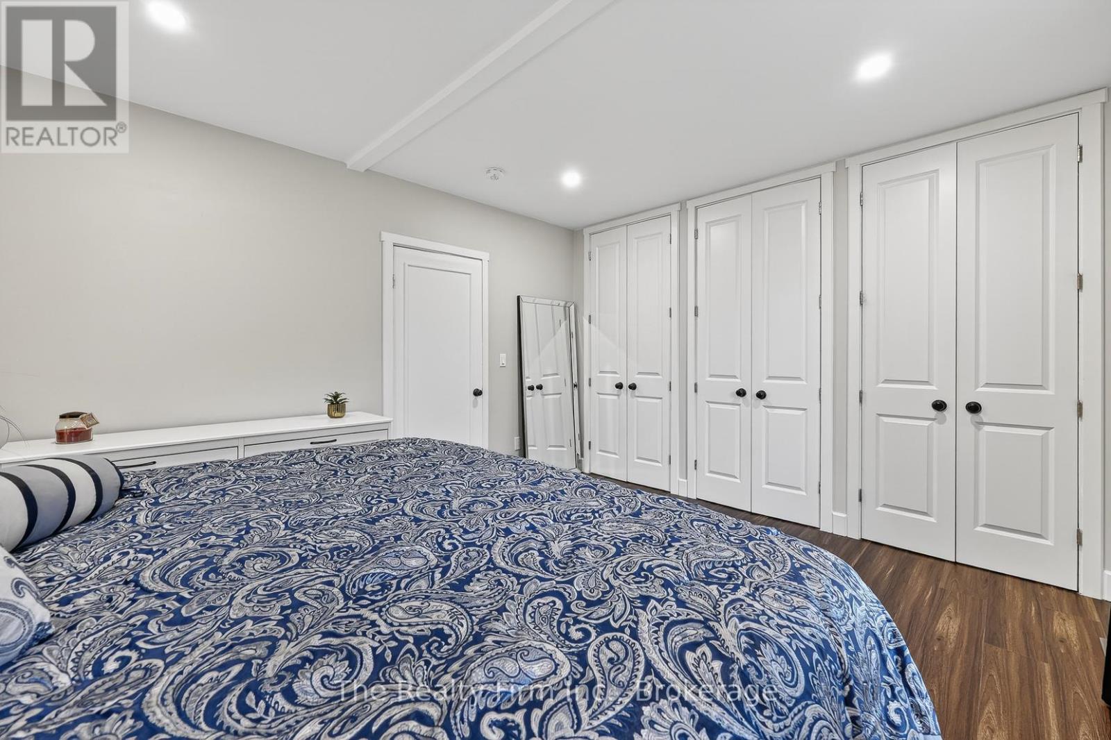 105 KING STREET E - 18