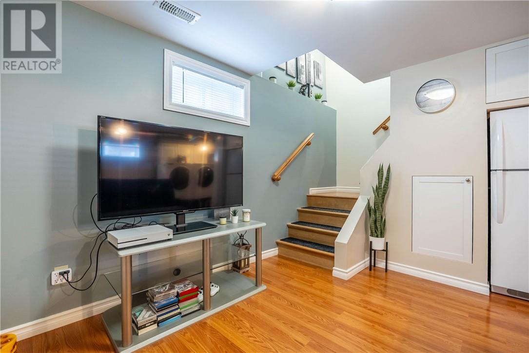 389 Dell Street - 21