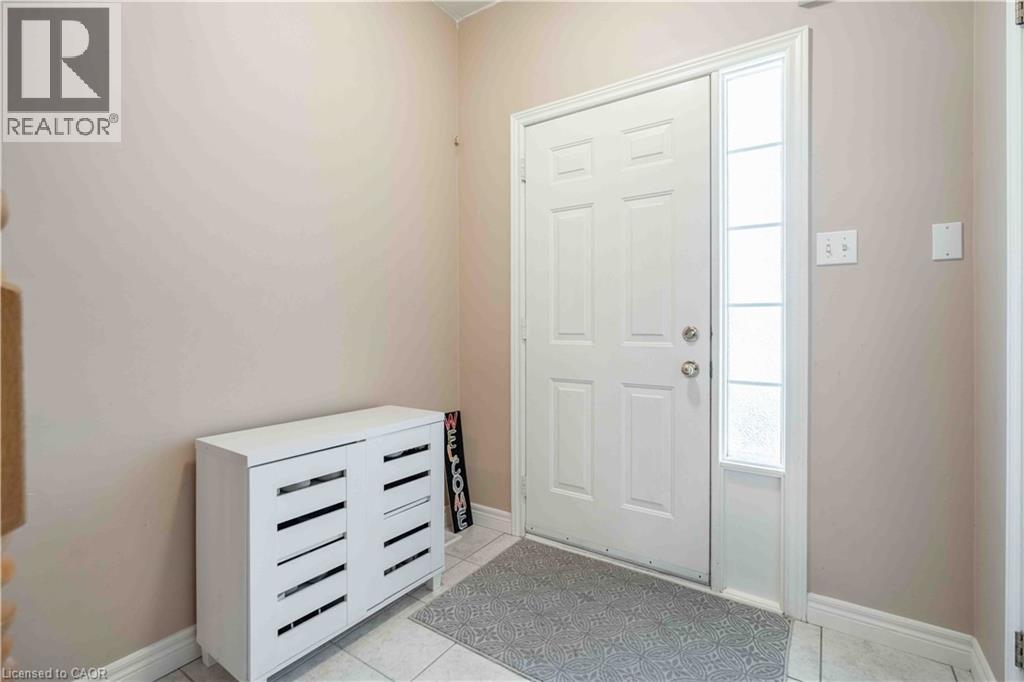 232 STONEHENGE Drive Unit# 26, Ancaster, Ontario, L9K1R5 — Photo 2