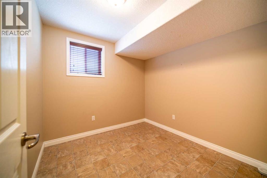 2521 10 Avenue — photo 31