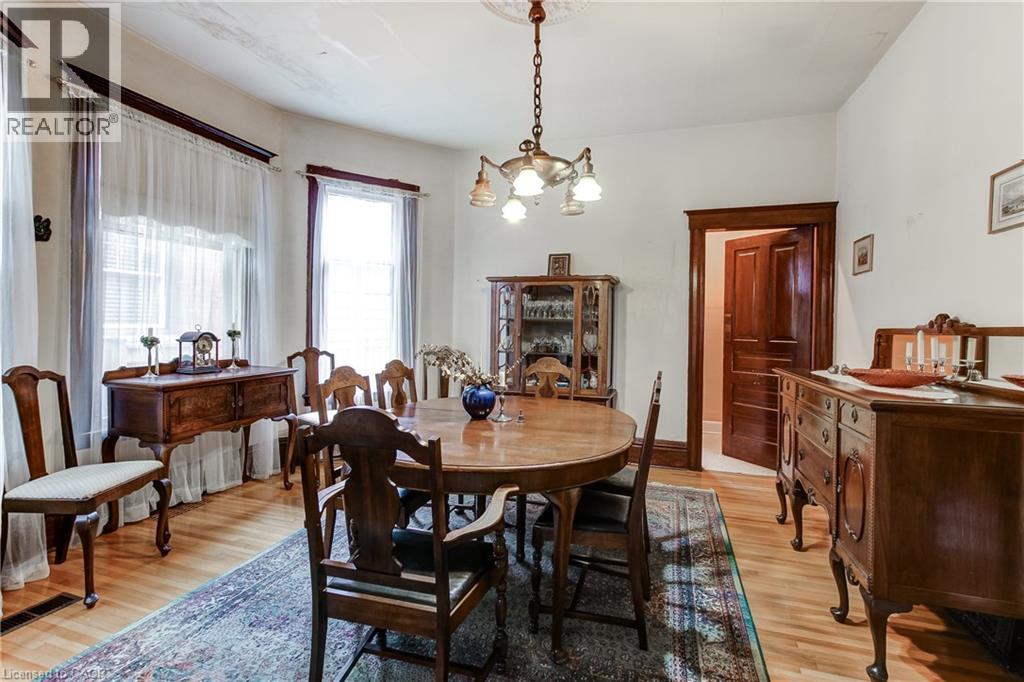 18 FAIRLEIGH Crescent, Hamilton, Ontario, L8M2K9 — Photo 8