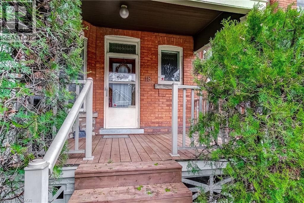 18 FAIRLEIGH Crescent - 4