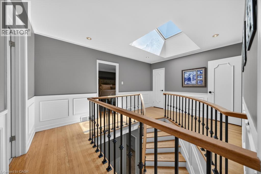 25 BRAEMAR Place, Hamilton, Ontario, L9C1C9 — Photo 2