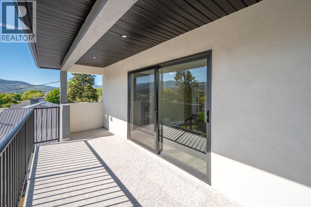 6380 Okanagan Street - 25