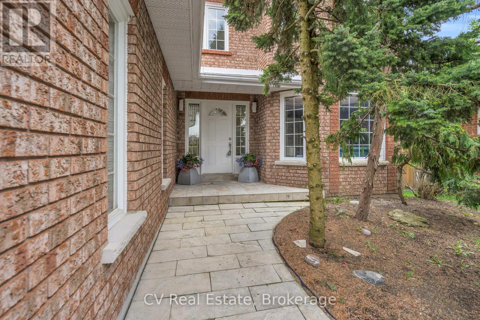 5 MCCUTCHEON COURT - 8