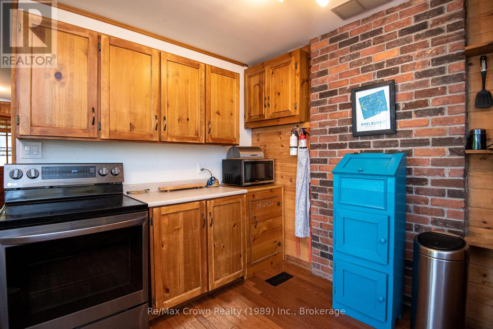 294 EVERETT DRIVE - 13
