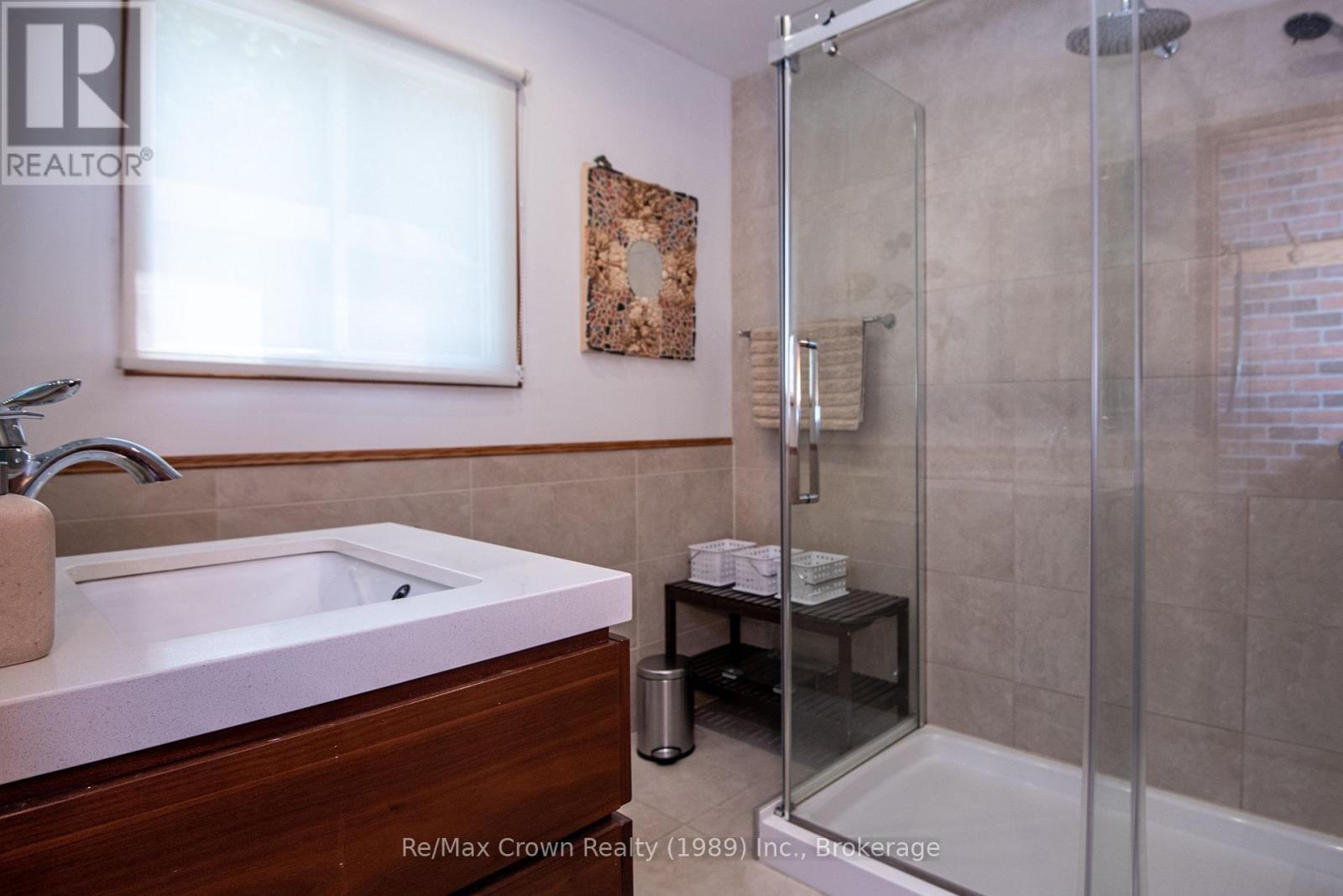 294 EVERETT DRIVE - 23