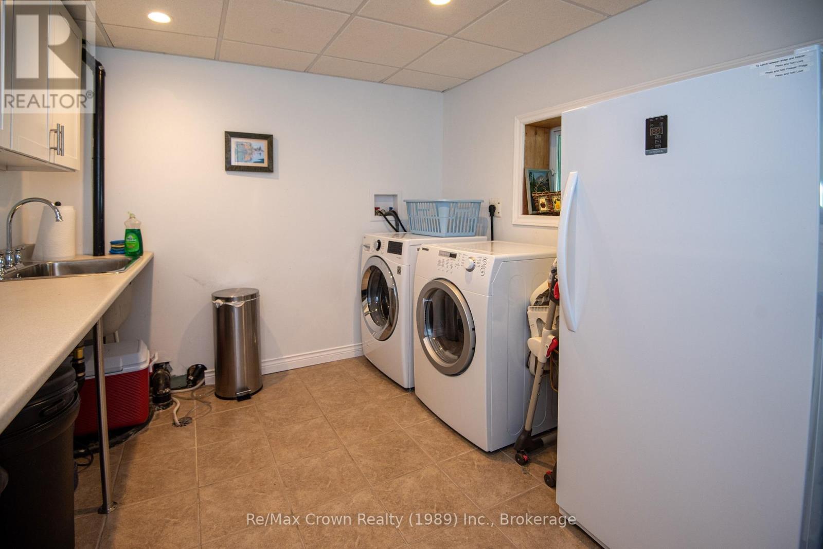 294 EVERETT DRIVE - 34