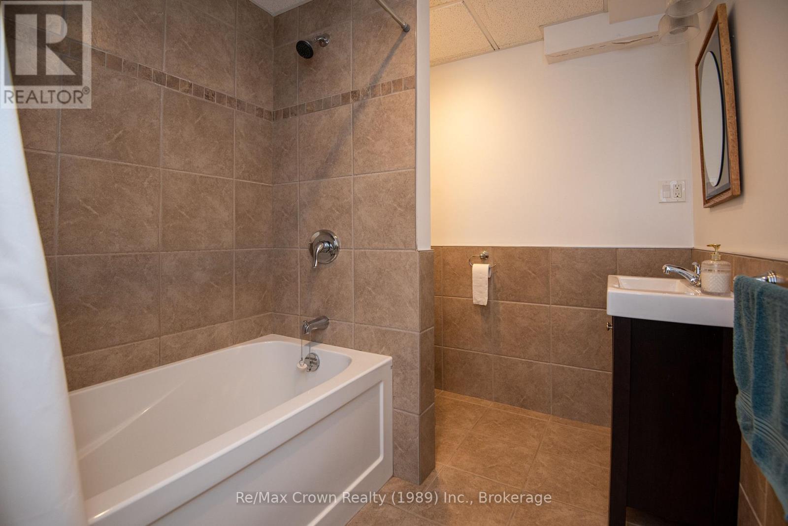 294 EVERETT DRIVE - 33